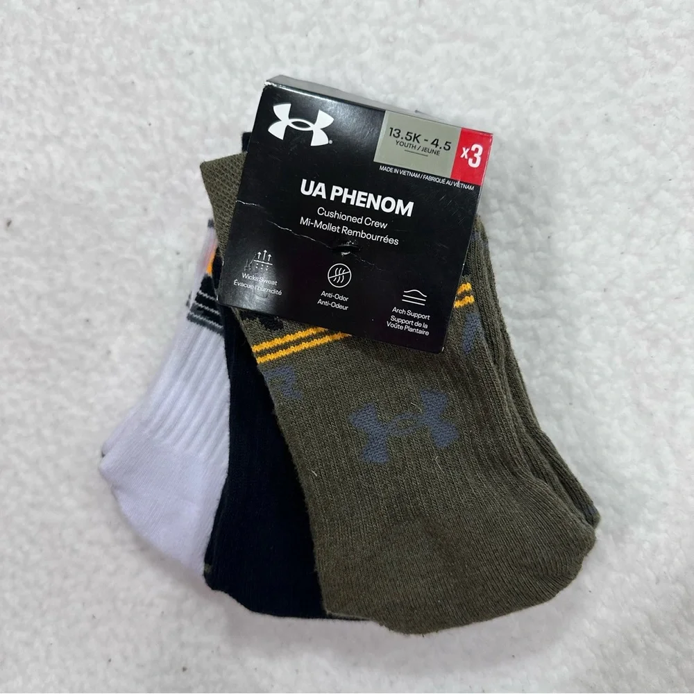 Boy’s Under Armour Cushioned Crew Socks - Black, White, Olive
